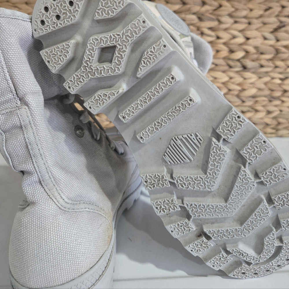 Palladium Gray Combat Boots with Plaid Lining - Picture 9 of 9
